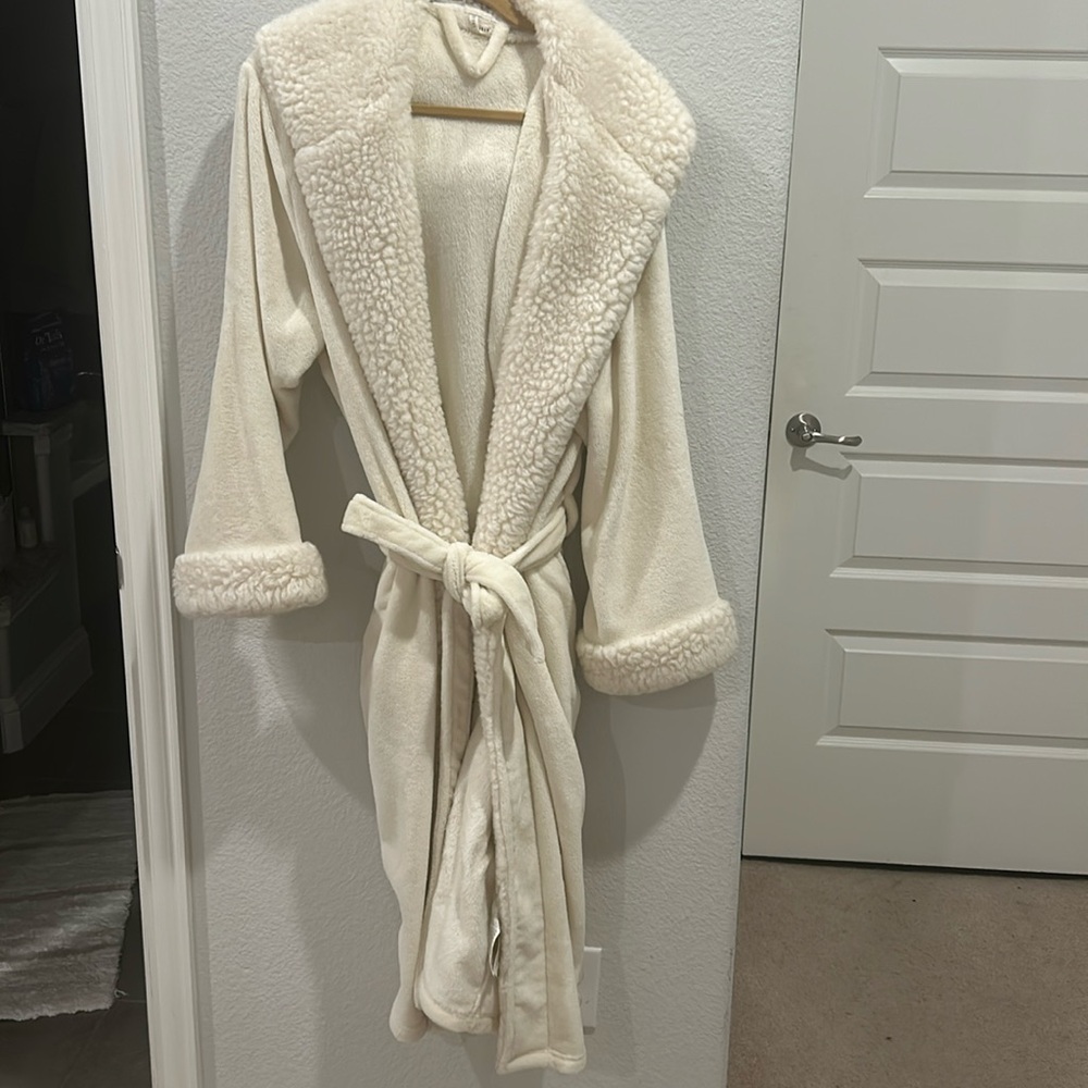Robe by potty barn Xl